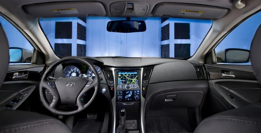  Hyundai Sonata 2013 года  (фото 6 из 12)